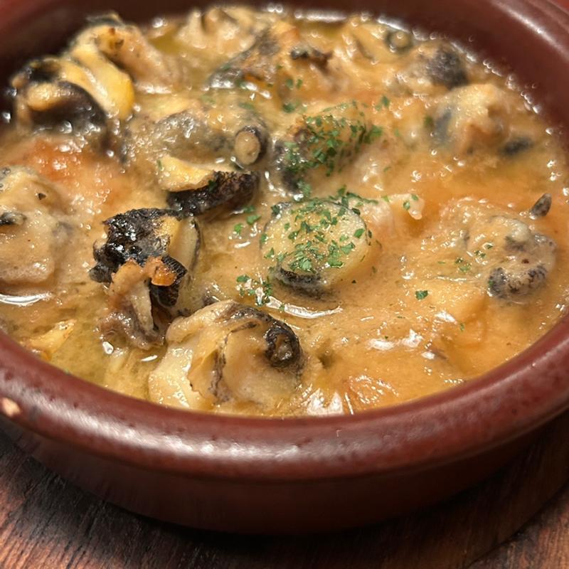 つぶ貝のガーリックバター焼き(ワインの酒場。ディプント 上野御徒町店)