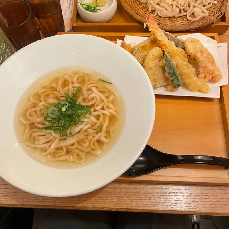 天ぷらうどん(うどん茶房 KAKAYA ルミネ新宿店)