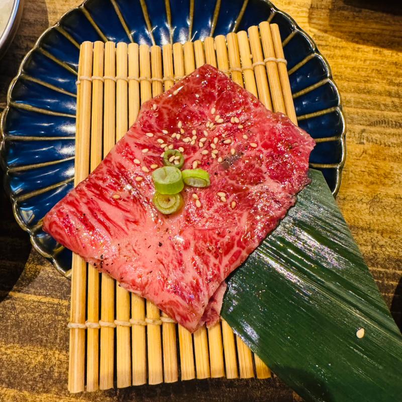 特上みすじ　おろしロール(焼肉酒場ともさんかく 船橋店)