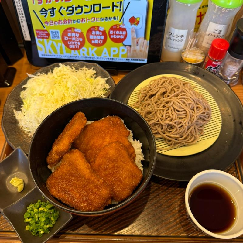 新潟タレかつ丼もり蕎麦セット　千切りキャベツ(とんから亭 草加柳島店)