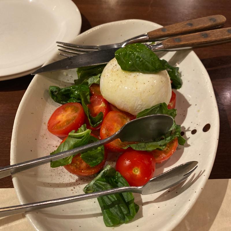 トマトとモッツァレラチーズのカプレーゼ(イル フルロ （IL FURLO）)