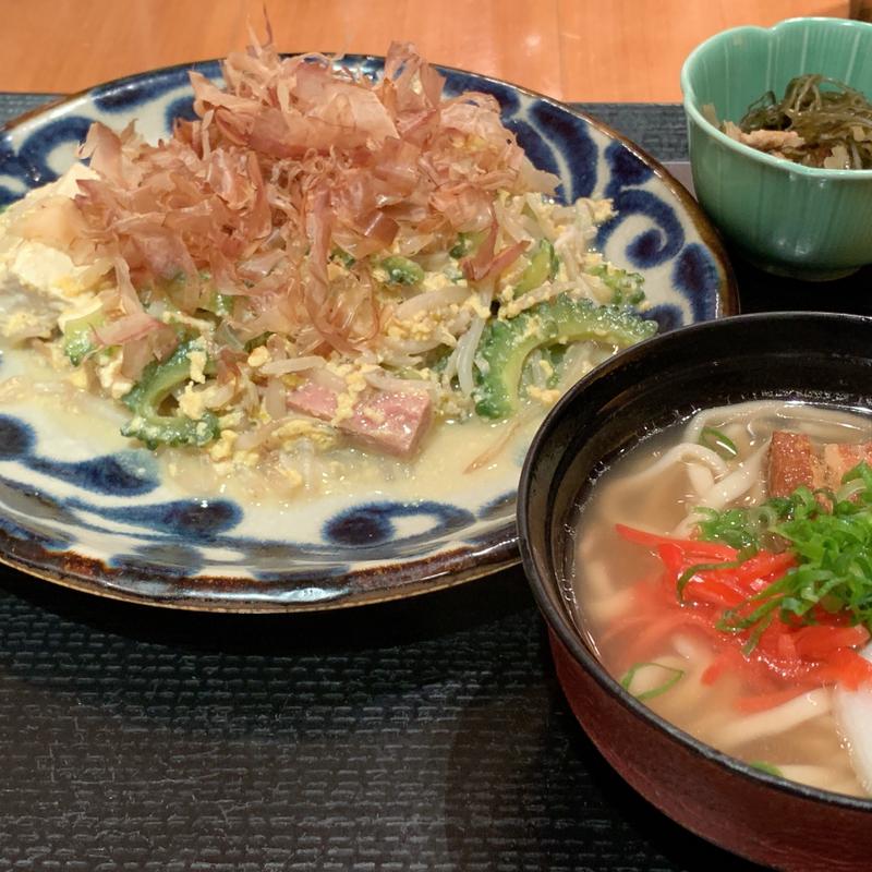 ゴーヤチャンプルとミニ沖縄そば定食(島ぬ風 丸の内)