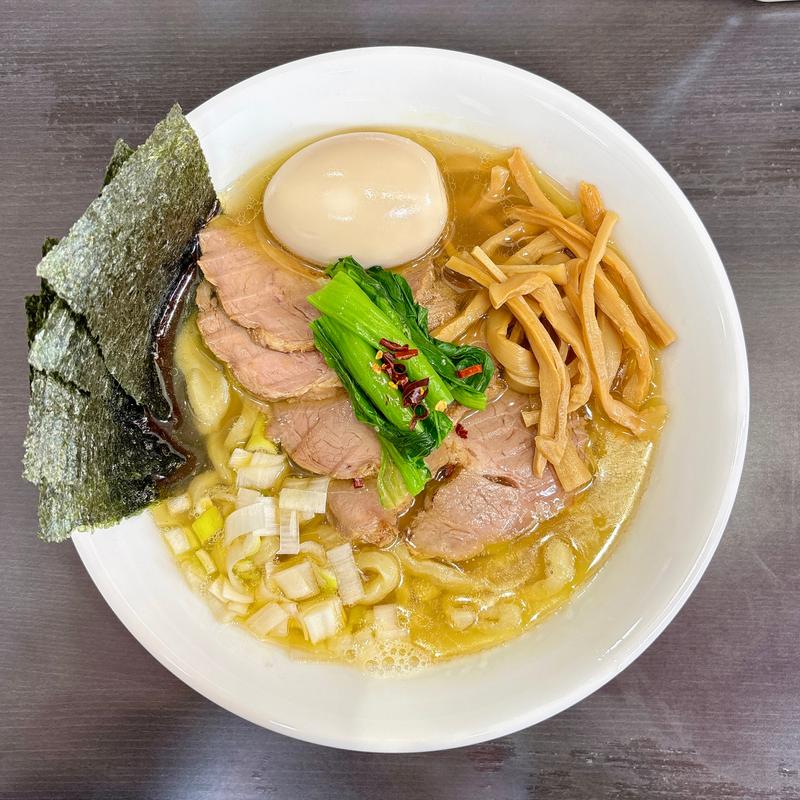 塩らーめん＋特製(自家製手打ち麺 禿（かむろ）)