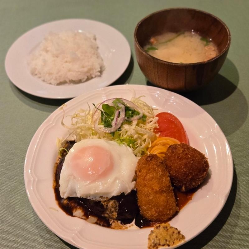 Bセット ハンバーグ＋クアトロコロッケ＋クリームコロッケ(洋食 QUATTRO（クアトロ）)