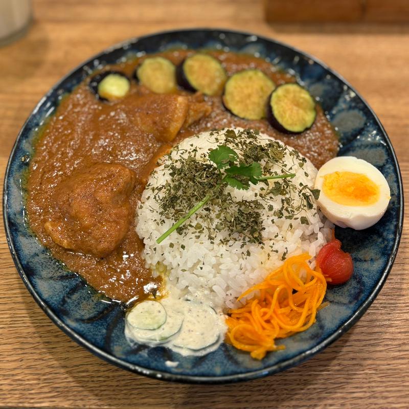 タマネギ丸ごとスパイシーカレー(CLOVE(クローブ))