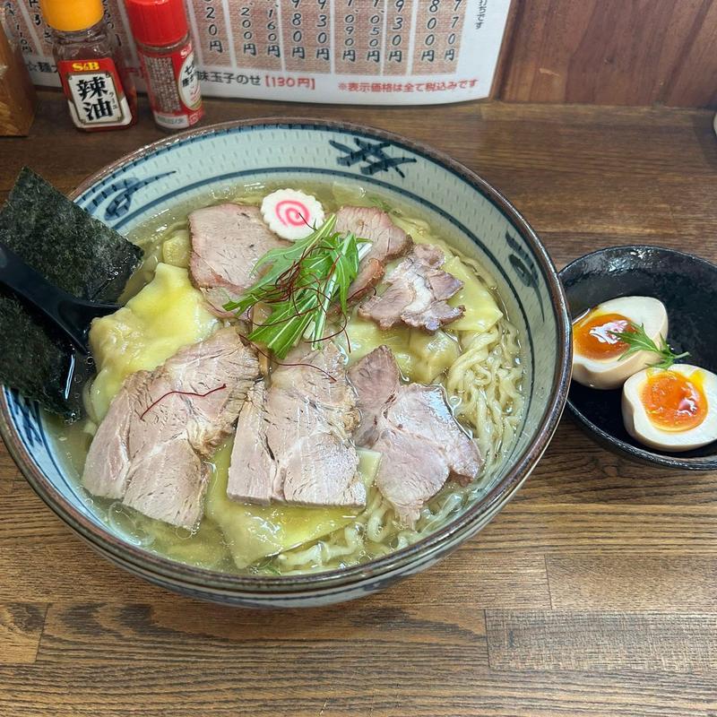 手打ちチャーシューワンタン麺 大盛り(手打ち工房 凌駕 )