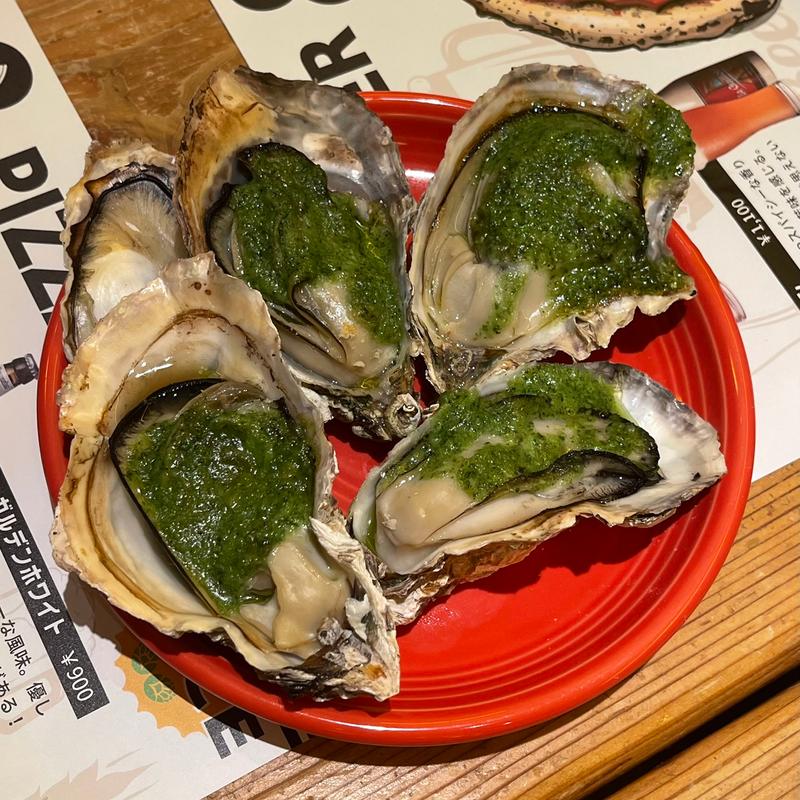 牡蠣の石窯焼き　香草バター(ビッレリア&ピッツェリア ルーチェ （LUCE）)