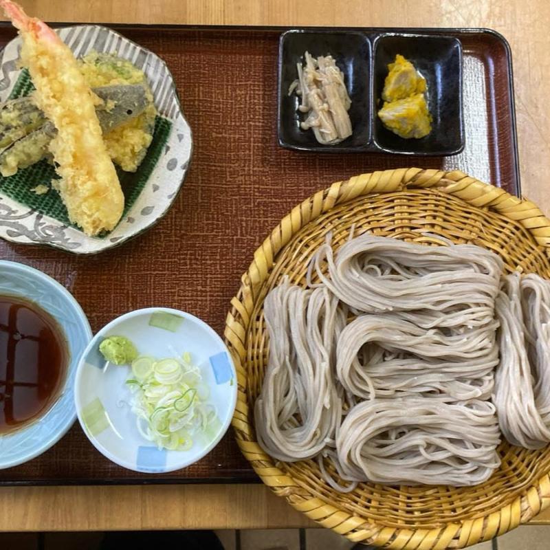 ざる(つゆあつ) 天盛り(戸隠伊勢屋そば店)