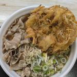 野菜かき揚げそば（豚肉トッピング、大盛）(白糸の滝ドライブイン )