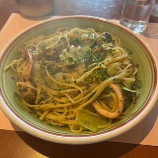 牡蠣と鮮魚のアンチョビソーススパゲッティ(タベルナ・パパ )