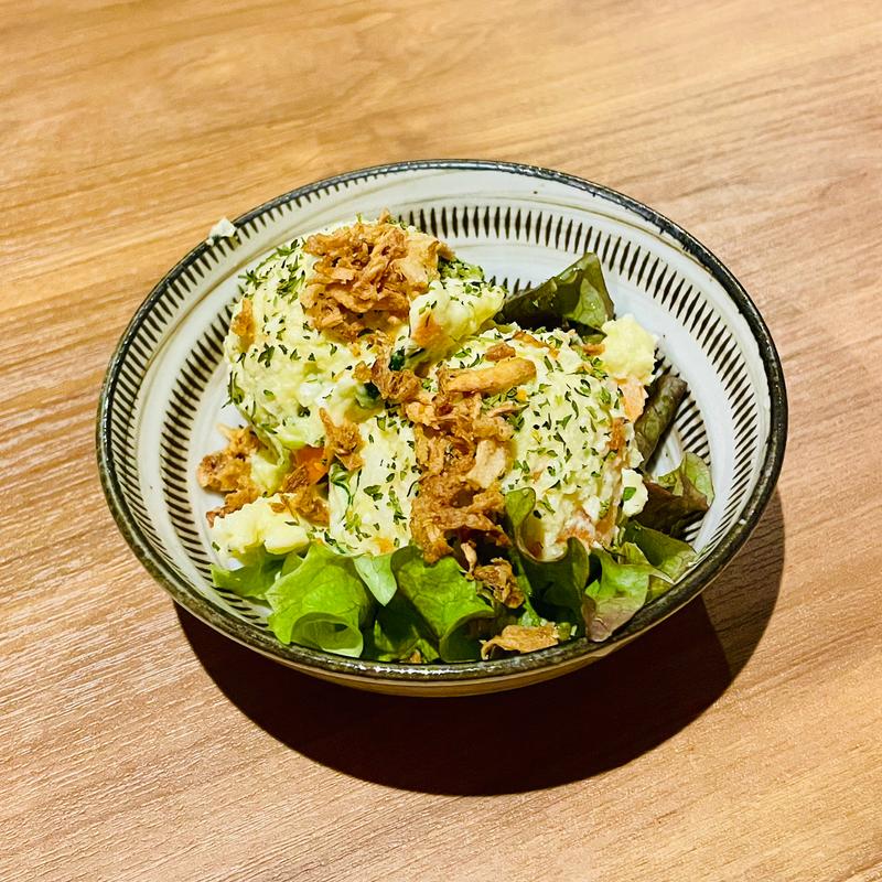 ポテトサラダ(網焼き囲炉裏と土鍋 個室居酒屋 囲炉鶏 川越駅前店)