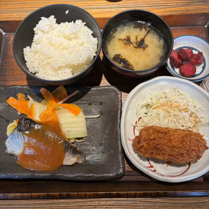 鮭のちゃんちゃん焼き定食(四十八漁場 九段下)