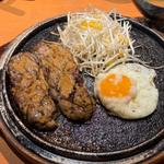 石焼きハンバーグ（180g）+目玉焼(石焼きハンバーグ＆ステーキ Stone Burg ラゾーナ川崎店)