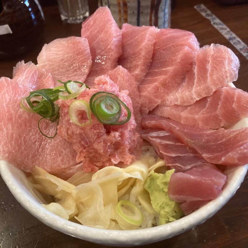中トロ丼ネタ大盛り(魚がし料理 まぐろ亭)