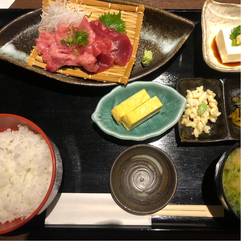 まぐろ切り落とし定食(海鮮ダイニング たく)