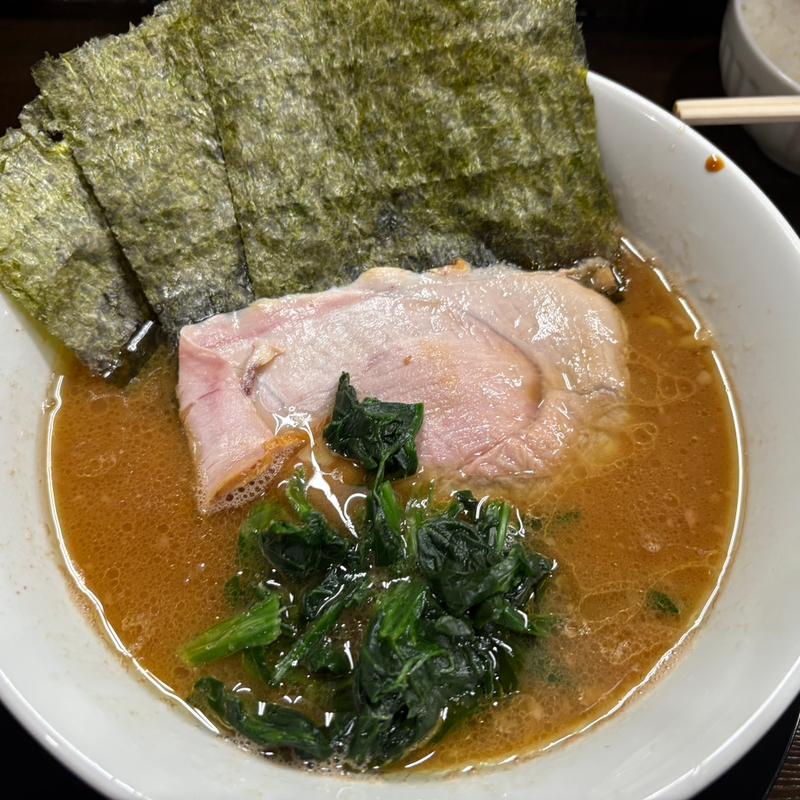 ラーメン(家系ラーメン ゆくる家)