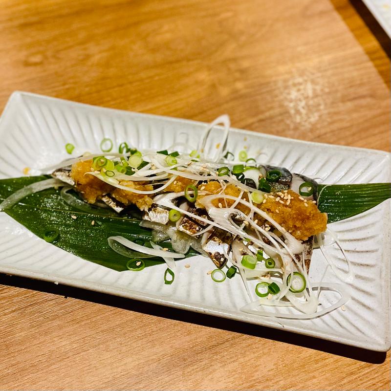 炙り鮮魚の薬味ポン酢(網焼き囲炉裏と土鍋 個室居酒屋 囲炉鶏 川越駅前店)