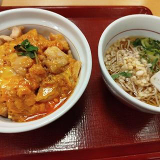親子丼とはいからうどん(小)(なか卯 銀座七丁目店 )