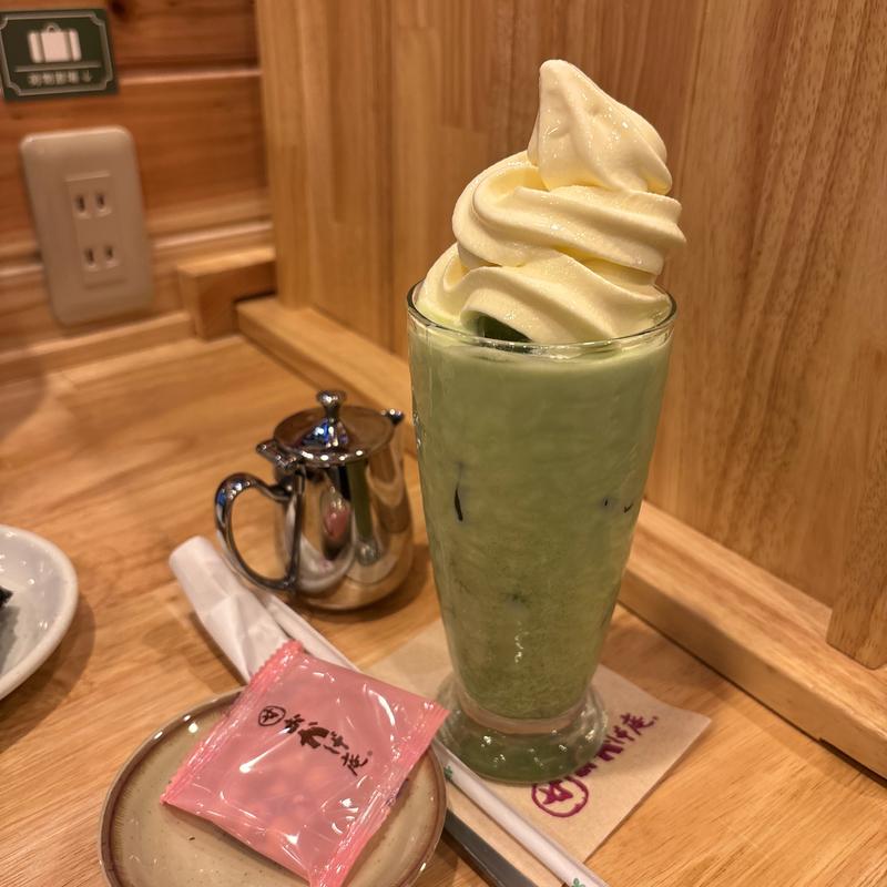 抹茶オーレフロート(コメダ和喫茶おかげ庵+米屋の太郎 新宿センタービル店)