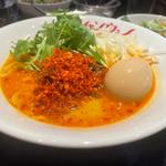 秘伝スパイスの麻辣担々麺