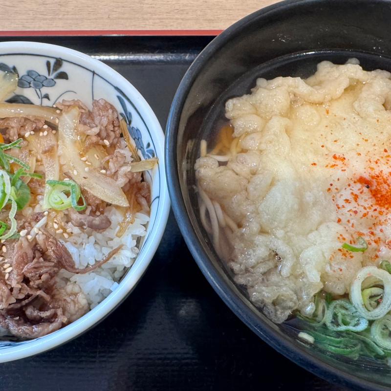丹波牛すき焼き丼（ミニ）&えきそばセット(マネキダイニング別所PA下り店)