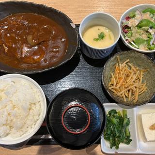 デミグラス煮込みハンバーグ御膳(魚･炭･酒 おはし二日町)