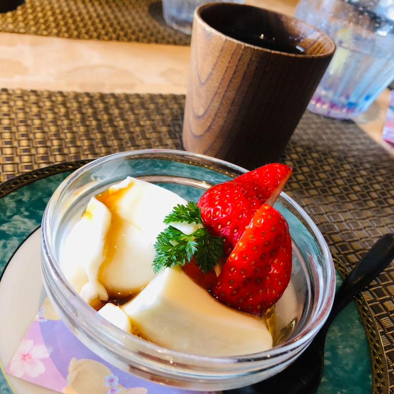 豆乳仕立ての小杏仁豆腐(中国料理 杏仁香 （チュウゴクリョウリ アンニンシャン）)