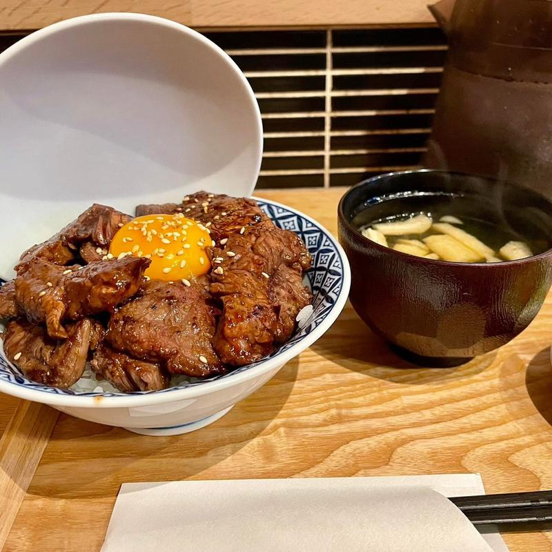 特上ハラミ丼(肉食堂ゼットン)