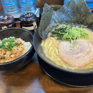 しょうゆとんこつ　ねぎチャーシュー丼