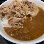肉だく牛魯珈カレー(吉野家 お茶の水店)