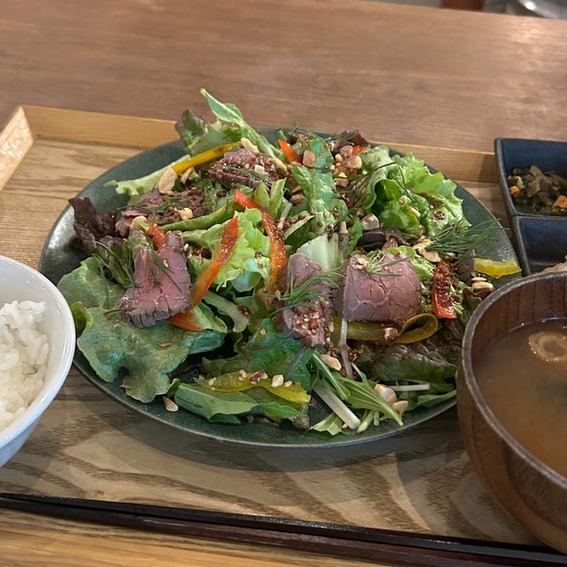 ローストビーフサラダ(カフェ フクモリ 馬喰町店)