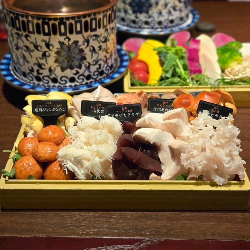 きのこ10種盛り合わせ(シャングリラズシークレット 北新地店)