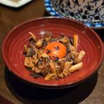 黒毛和牛の煮込みとトリュフの卵かけご飯(シャングリラズシークレット 北新地店)