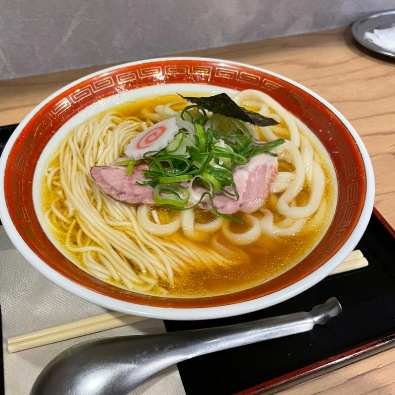 伊吹いりこの中華そば(うどん合盛り)(瀬戸内食堂ねいろ屋)