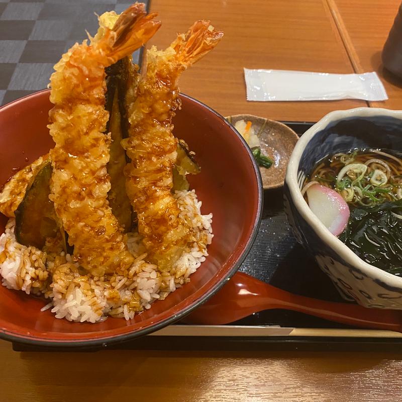 特盛タワー大海老天丼と蕎麦のセット(そばと和食 麦福 エアポートウォーク名古屋店)