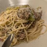サルシッチャソーセージと春キャベツのカチョエペペ(PIZZERIA IL VICOLO)