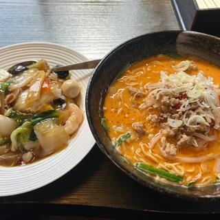 ラーメンセット　担々麺と中華飯