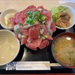 塩ダレまぐろのすっきり富士山盛り丼 大(バンノウ水産)