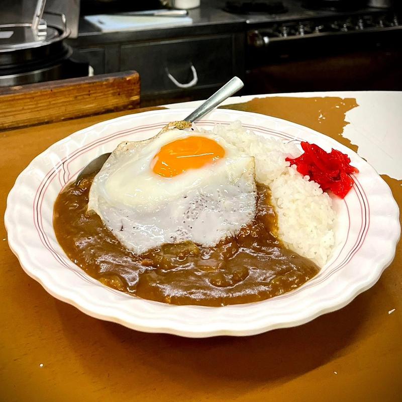 カレーライス 目玉焼き(浅草やきそば 福ちゃん)