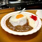 カレーライス 目玉焼き