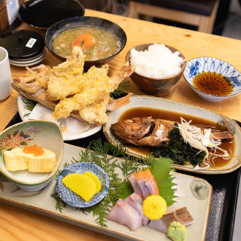 贅沢富士海鮮定食(海鮮めし処 酒処 大衆富士食堂)