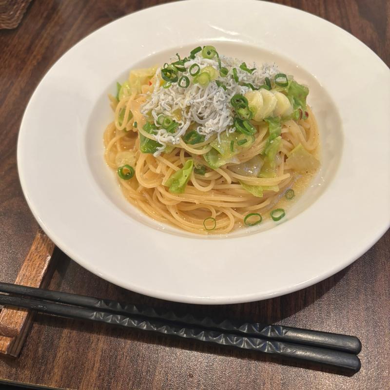ランチ　春キャベツとしらすのペペロンチーノ(Taverna Zio Rosso ロッソおじさんの店)