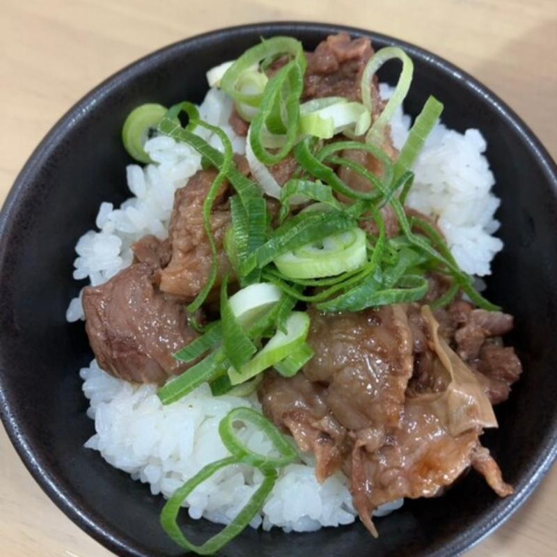 ミニ牛スジ丼(麺処 博多 閃龍（せんりゅう）)