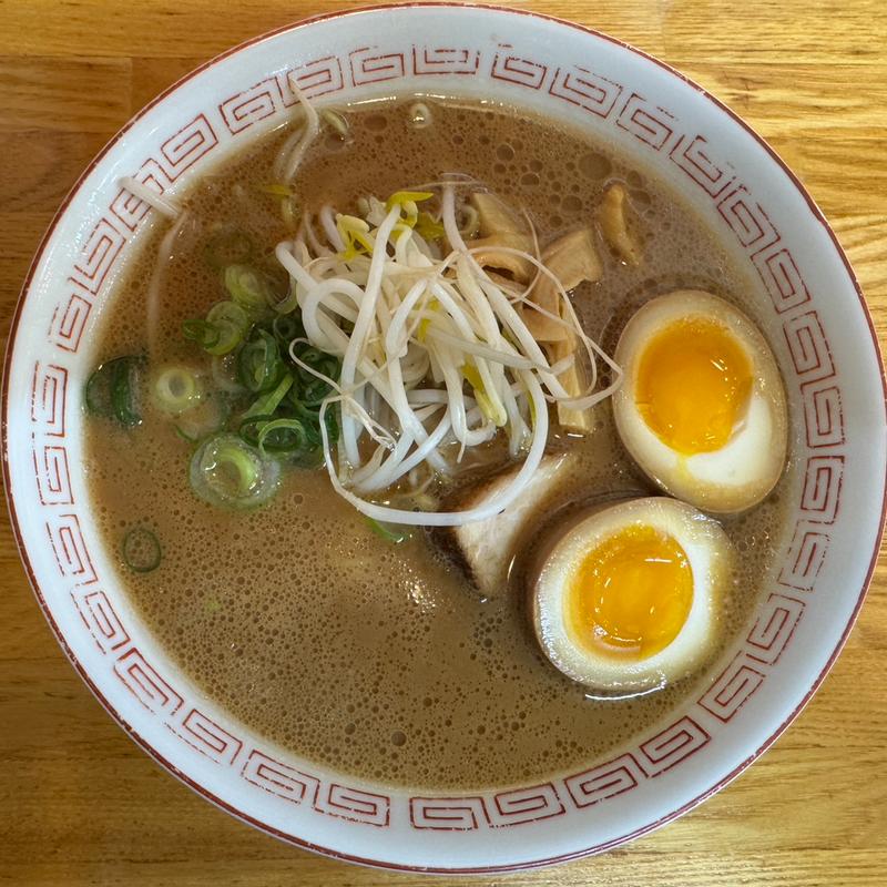 特製煮玉子入り中華そば(西食 （にっしょく）)