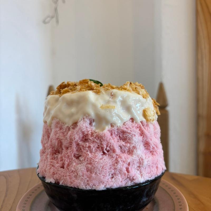 酒粕さくらパイ(かき氷専門店「Blue Apple～shaved ice Cafe～（ブルーアップルシェイヴドアイスカフェ）」)