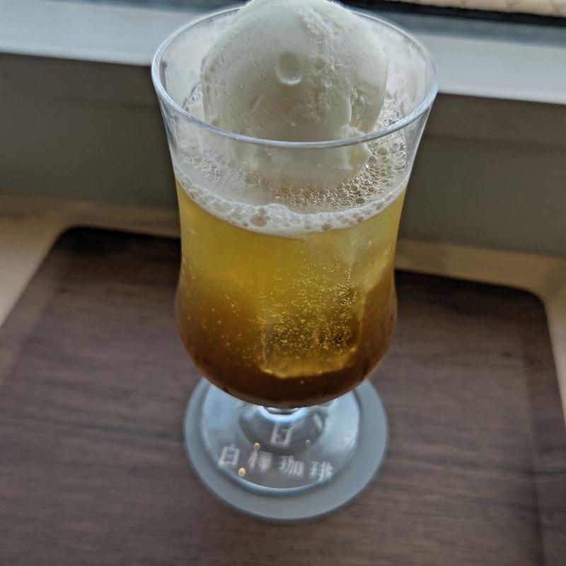 盛岡発イタヤカエデのクラフトコーラフロート(白樺珈琲)