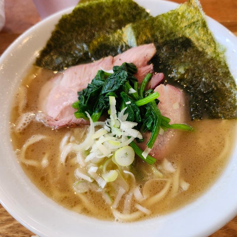 家系の日豚骨醤油ラーメン　限定(虎 Kitchen （タイガーキッチン）)