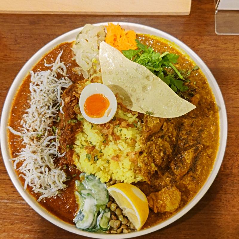 2種あいがけカレー(しらすと山椒のカレー・スパイスチキンカレー)(咖喱 檸檬 2号店)