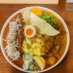 2種あいがけカレー(しらすと山椒のカレー・スパイスチキンカレー)(咖喱 檸檬 2号店)