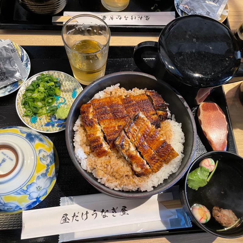 櫃まぶし（上）(昼だけうなぎ屋)